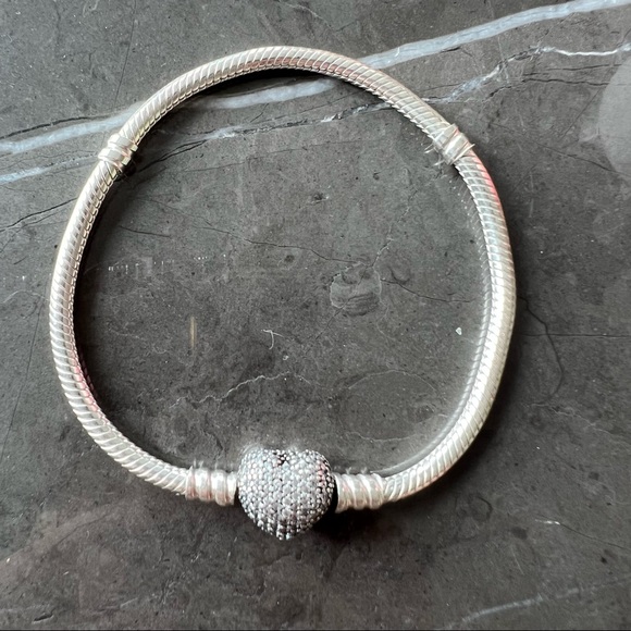 Pandora Moments Sparkling Heart Clasp Snake Chain Bracelet - Picture 4 of 4